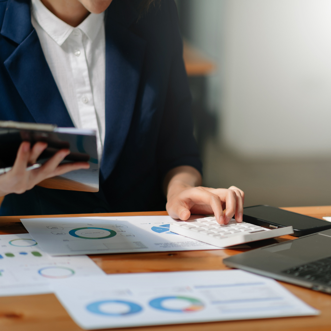 Peran Risk Analysis Expert dalam Menilai Kesehatan Keuangan Pelanggan Anda